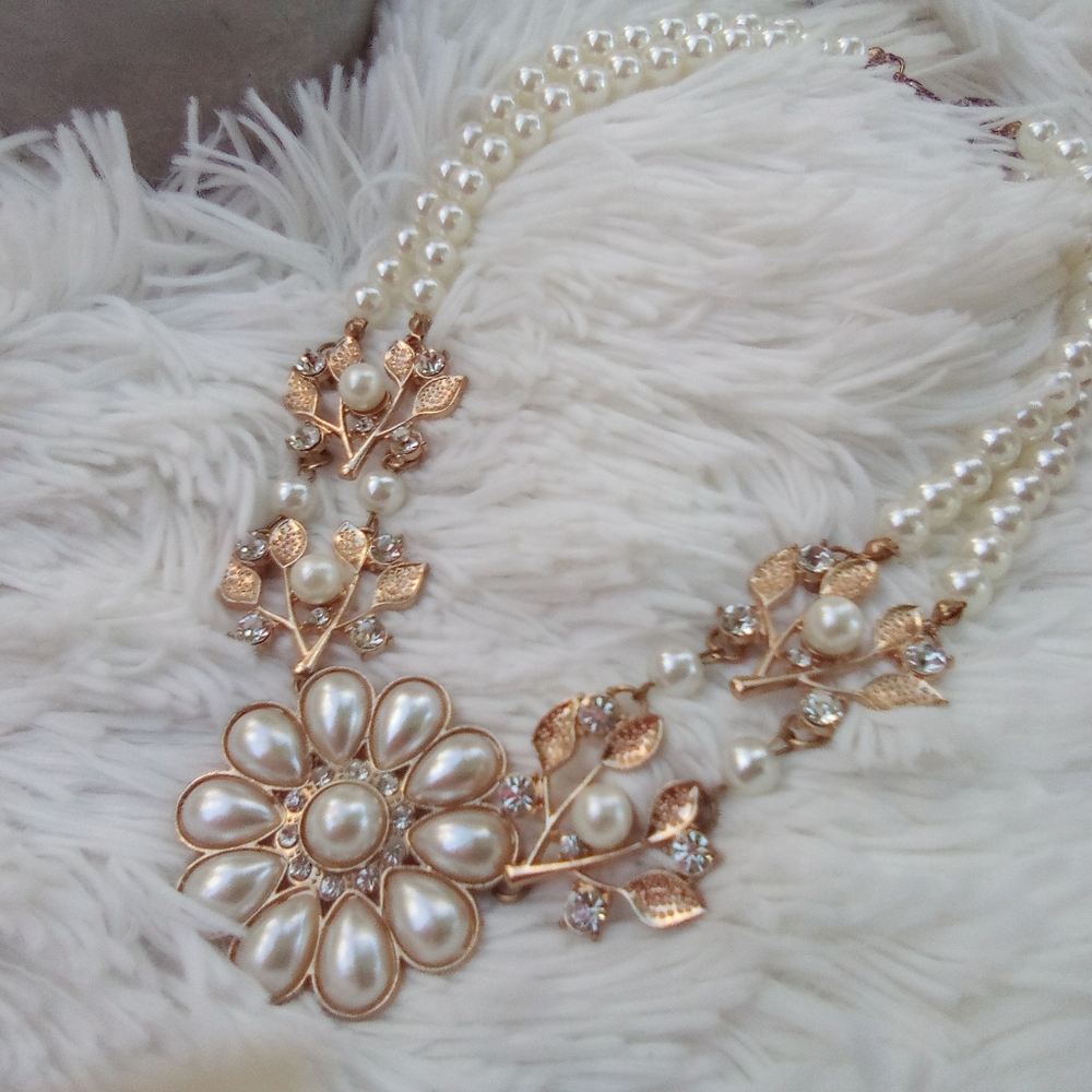 Faux Pearl Statement Necklace
